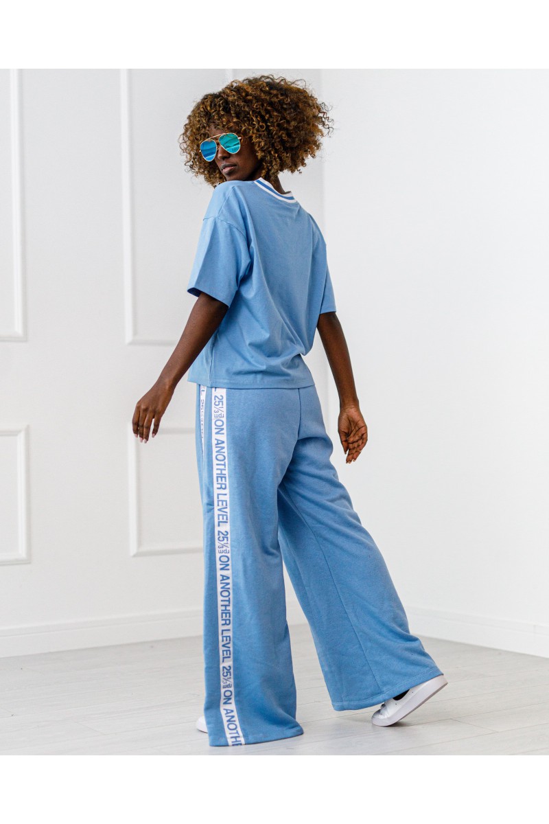 Другой спортивный костюм - синий