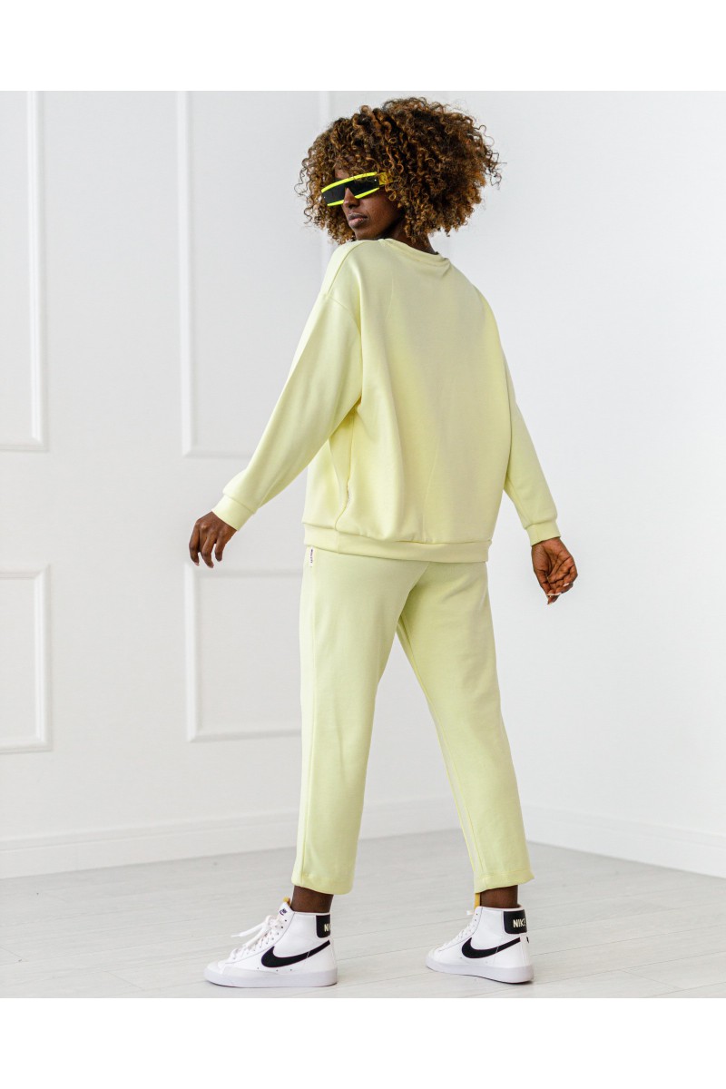 Minimalūs sportiniai kostiumai - geltoni