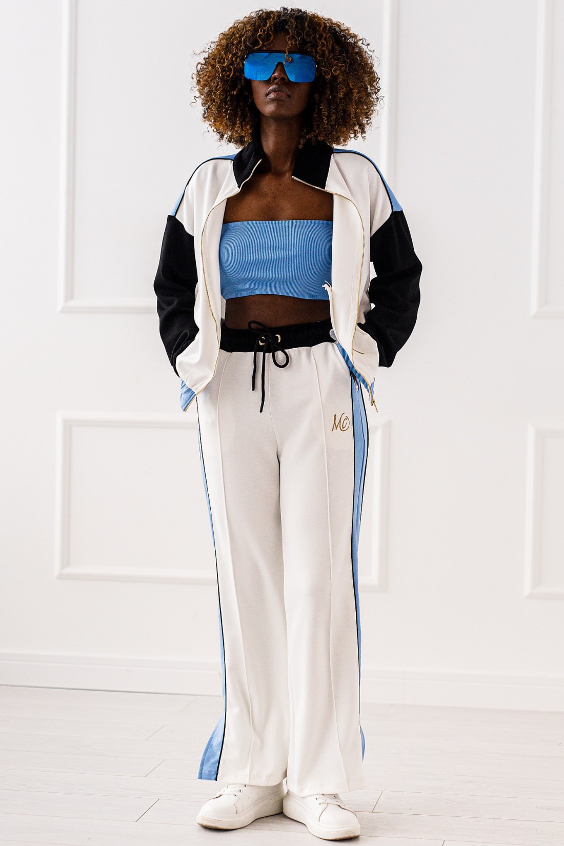 Sara treninginė - balta ir mėlyna