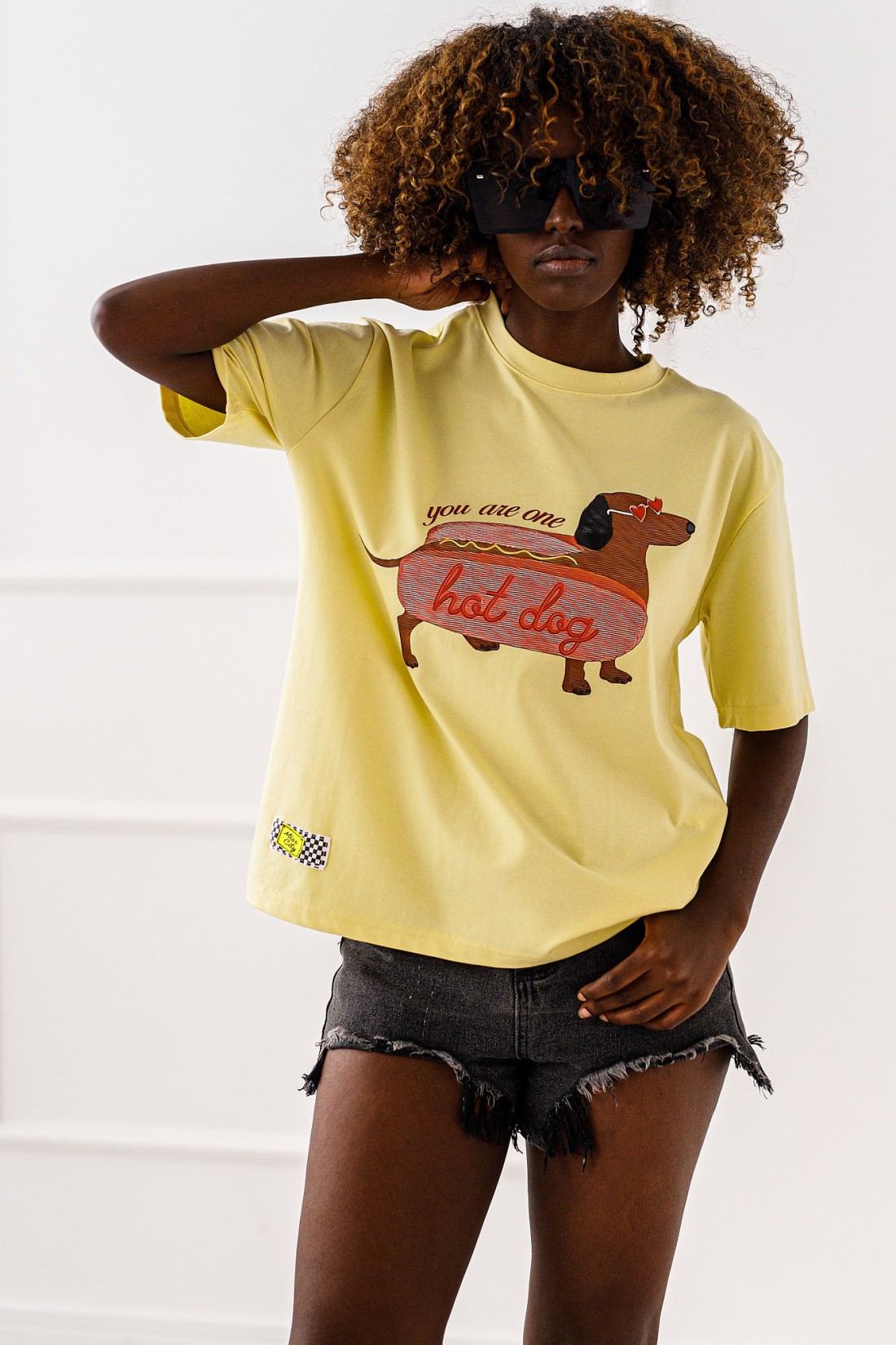 T - shirt hot dog - żółty