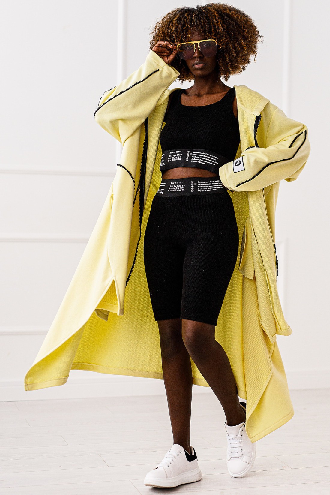 Izzy rankovė - geltonos spalvos