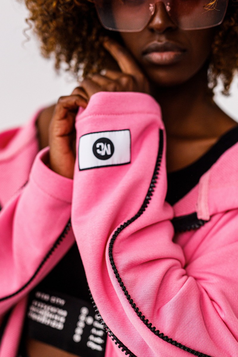 Izzy rankovė - rožinės spalvos