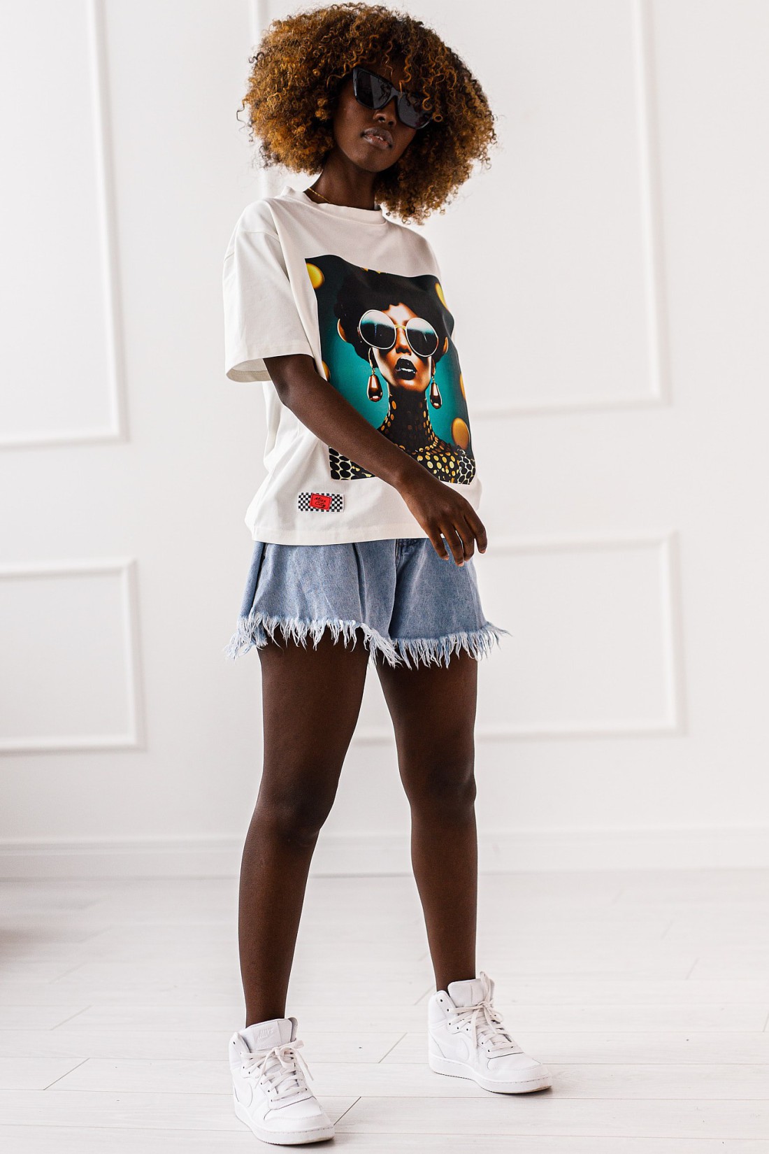 T - shirt Madam - biały
