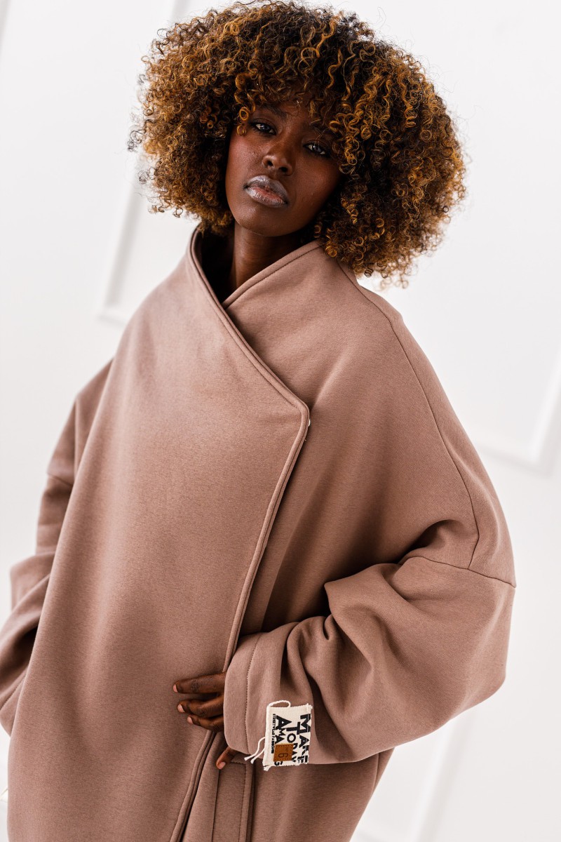 Płaszcz Warm Hug - ciemno beżowy